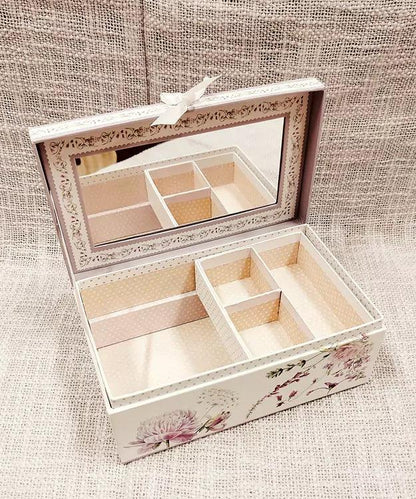 Unikalne pudełko na skarby DecoRaton z wzorem vintage do przechowywania osobistych pamiątek