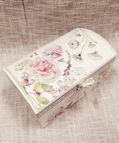 Unikalne pudełko na skarby DecoRaton z wzorem vintage do przechowywania osobistych pamiątek
