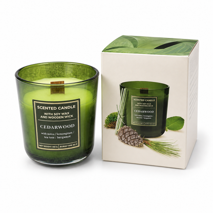 Świeca zapachowa, sojowa z drewnianym knotem CEDARWOOD — ujęcie boczne