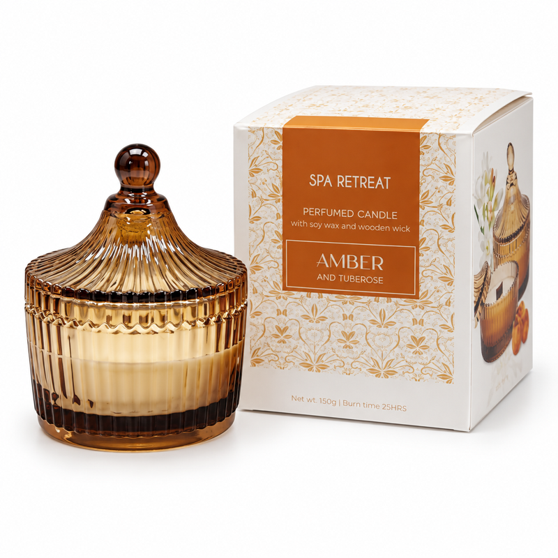 Świeca zapachowa  w szkle o zapachu "Amber and Tuberose" — ujęcie boczne