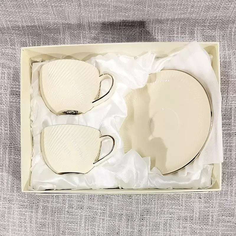 Filiżanki 2 szt ze spodkami  ICE CREAM
